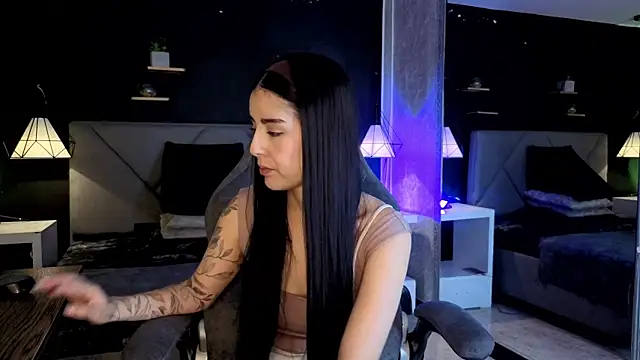 Snapshot of giapearl25 chatting on 11.19.25 giapearl25 online show from 11.19.25