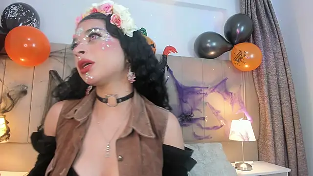 Snapshot of alahia_hank chatting on 10.31.25 alahia hank online show from 10.31.25