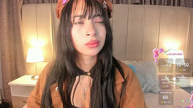 Snapshot of alahia_hank chatting on 11.07.25 alahia hank online show from 11.07.25