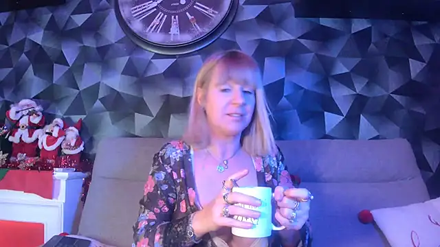 Delichieuse5 online show from 12.06.24