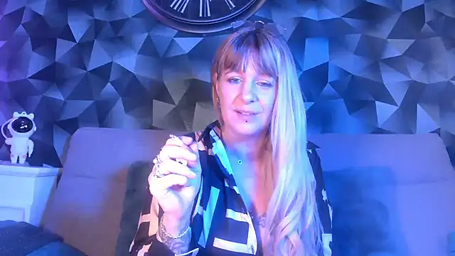 Delichieuse5 online show from 01.08.25