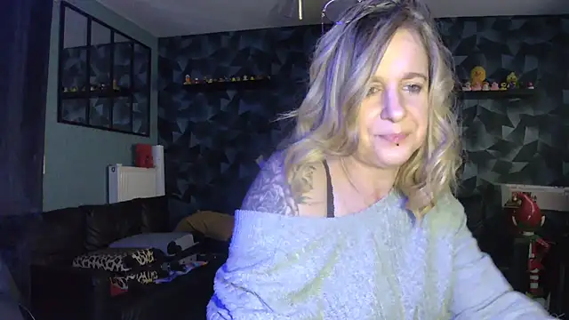 Snapshot of Delichieuse5 chatting on 02.09.26 Delichieuse5 online show from 02.09.26