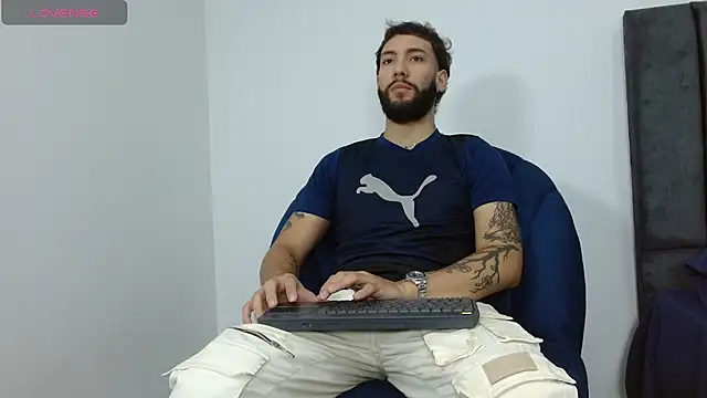 angel kyrozz online show from 11.13.25