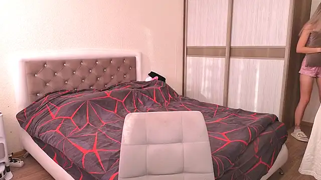 Snapshot of hello_kittyyk chatting on 10.17.25 hello kittyyk online show from 10.17.25