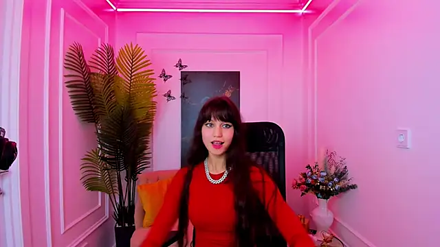 Snapshot of TiffanyYounge chatting on 11.17.25 TiffanyYounge online show from 11.17.25