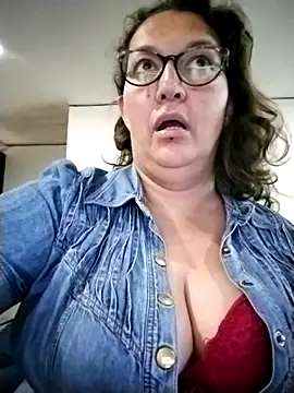 -saraqueen- online show from 11.14.25