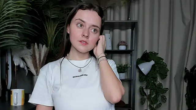 ThelmaJusto online show from 10.20.25