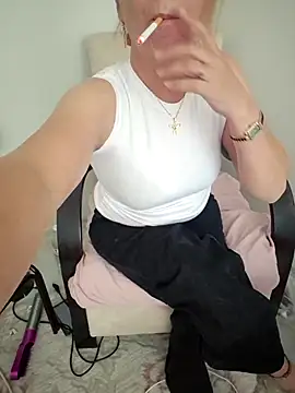 Snapshot of Yildiz060 chatting on 10.11.25 Yildiz060 online show from 10.11.25