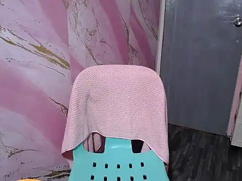 Snapshot of sexyloveee chatting on 12.03.25 sexyloveee online show from 12.03.25