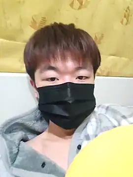 Snapshot of fox165 chatting on 12.14.25 fox165 online show from 12.14.25