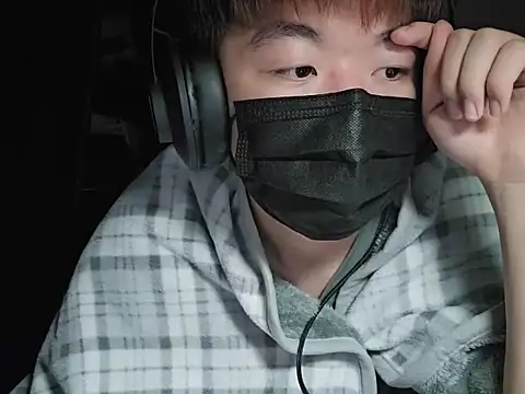 Snapshot of fox165 chatting on 12.15.25 fox165 online show from 12.15.25