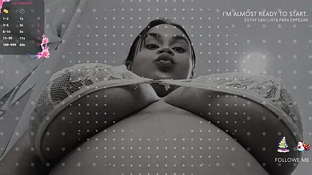 Snapshot of Keyli_sweet chatting on 12.20.25 Keyli sweet online show from 12.20.25