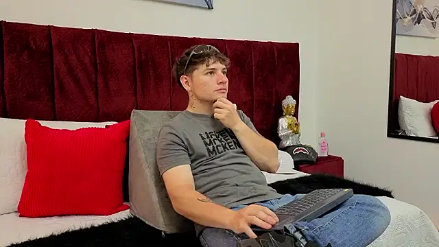 Leoo Miller online show from 03.15.26