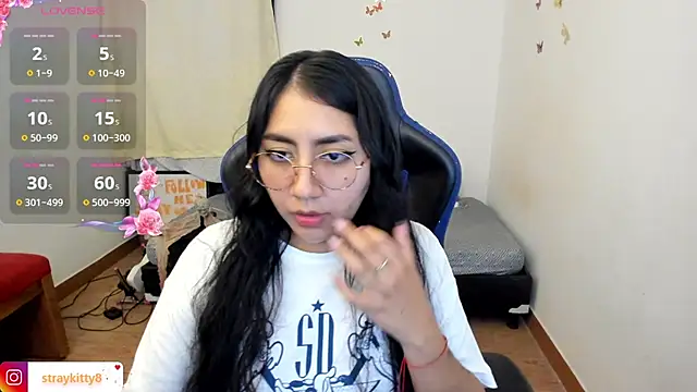 Snapshot of LoveLyy- chatting on 12.02.25 LoveLyy- online show from 12.02.25