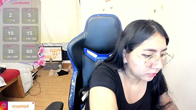 Snapshot of LoveLyy- chatting on 01.14.26 LoveLyy- online show from 01.14.26