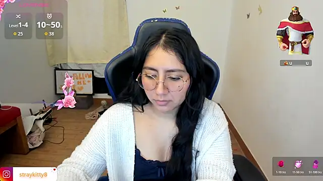 Snapshot of LoveLyy- chatting on 02.16.26 LoveLyy- online show from 02.16.26