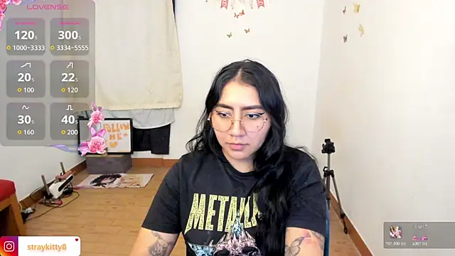 Snapshot of LoveLyy- chatting on 03.11.26 LoveLyy- online show from 03.11.26