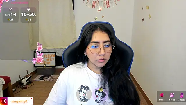 Snapshot of LoveLyy- chatting on 03.20.26 LoveLyy- online show from 03.20.26