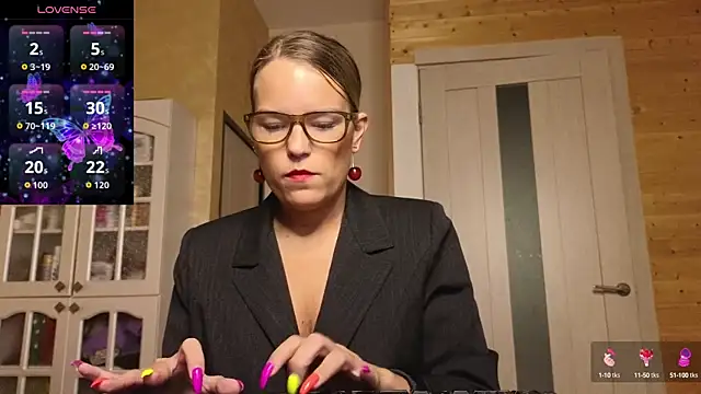 Lady Shine online show from 10.06.25