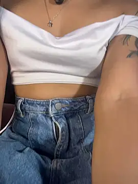 Snapshot of AlannaDollx chatting on 01.09.26 AlannaDollx online show from 01.09.26