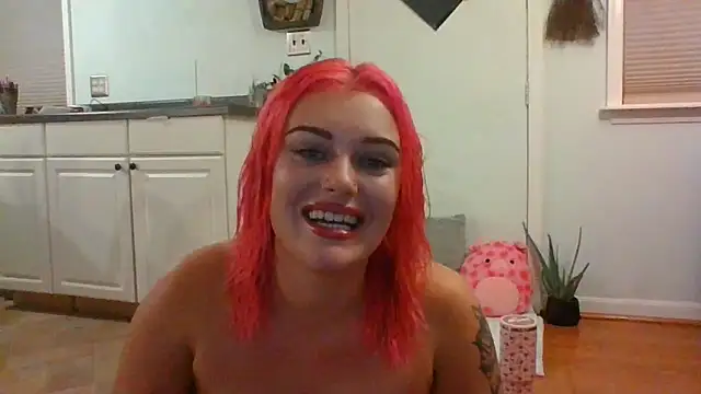 Snapshot of strawberryshortbabe chatting on 10.07.25 strawberryshortbabe online show from 10.07.25
