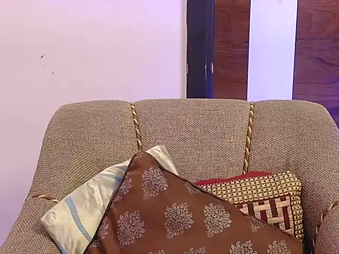 Snapshot of cute_zaraa chatting on 11.12.25 cute zaraa online show from 11.12.25