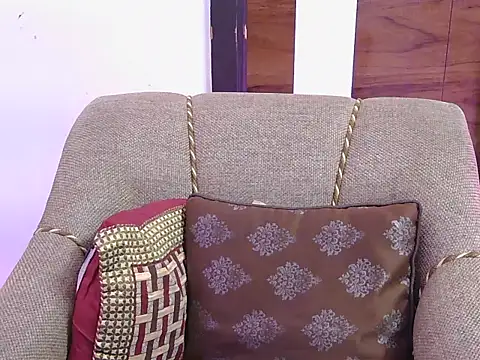 Snapshot of cute_zaraa chatting on 11.27.25 cute zaraa online show from 11.27.25