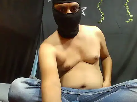 Snapshot of Indianbull109 chatting on 12.14.25 Indianbull109 online show from 12.14.25