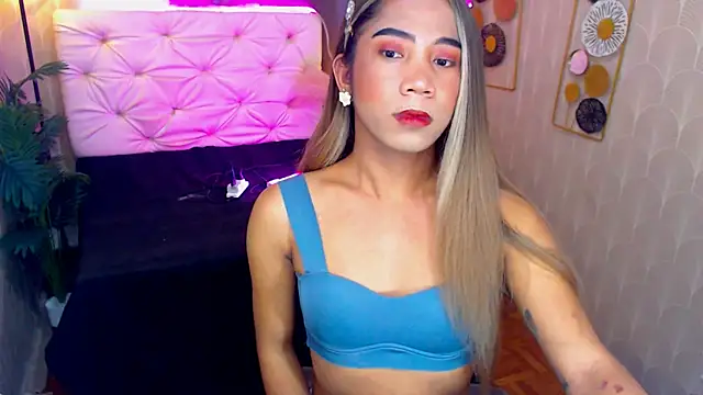 Snapshot of Seductive_nathalie chatting on 10.16.25 Seductive nathalie online show from 10.16.25