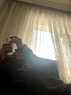 Snapshot of genckaan00 chatting on 10.20.25 genckaan00 online show from 10.20.25