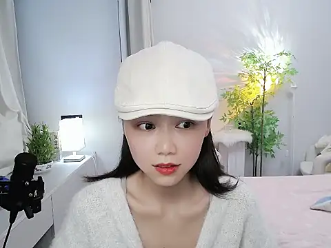 Snapshot of mili0923 chatting on 10.05.25 mili0923 online show from 10.05.25