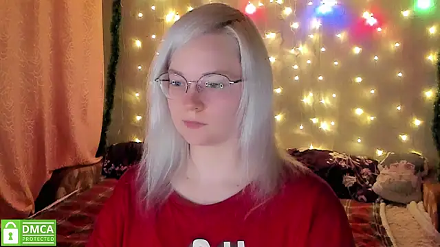 HoneyDazzle online show from 12.19.25