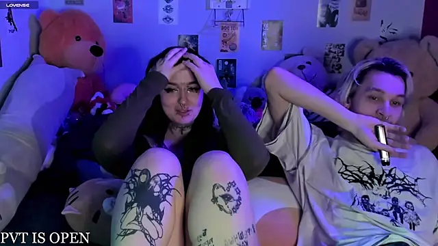 Snapshot of g4tito chatting on 12.17.25 g4tito online show from 12.17.25