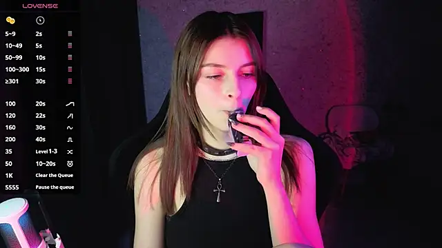kitti sweett online show from 06.20.26