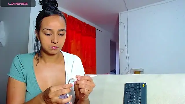 Snapshot of Kendall_honea chatting on 06.18.26 Kendall honea online show from 06.18.26
