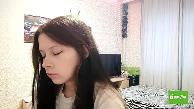 Snapshot of babylilcute chatting on 10.17.25 babylilcute online show from 10.17.25