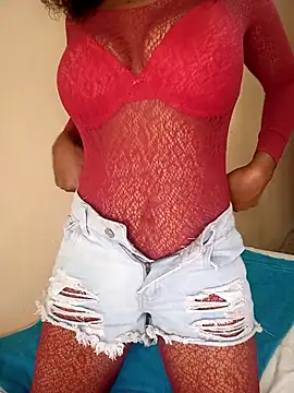 NiaAmour online show from 11.17.25