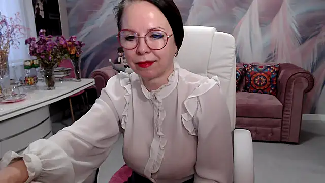 Snapshot of Arisa5000 chatting on 11.18.25 Arisa5000 online show from 11.18.25