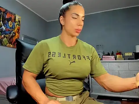 Alesyamuscledollxh online show from 10.04.25