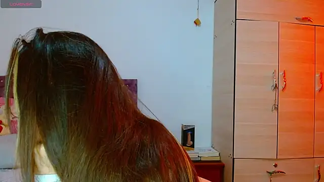 Hanssel tess online show from 10.16.25