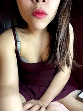 Snapshot of Lyly69699 chatting on 12.19.25 Lyly69699 online show from 12.19.25