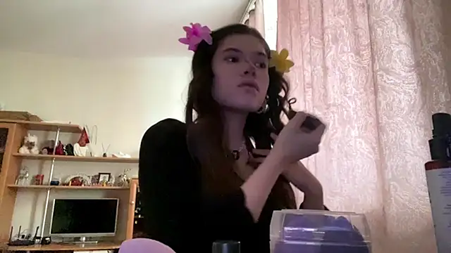 Snapshot of AlmetaBradicich chatting on 10.12.25 AlmetaBradicich online show from 10.12.25