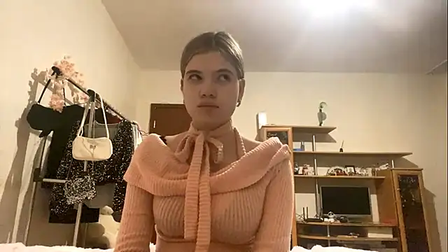 AlmetaBradicich online show from 12.04.25