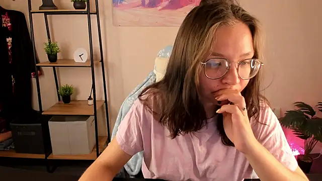 Nuura Moore online show from 10.21.25