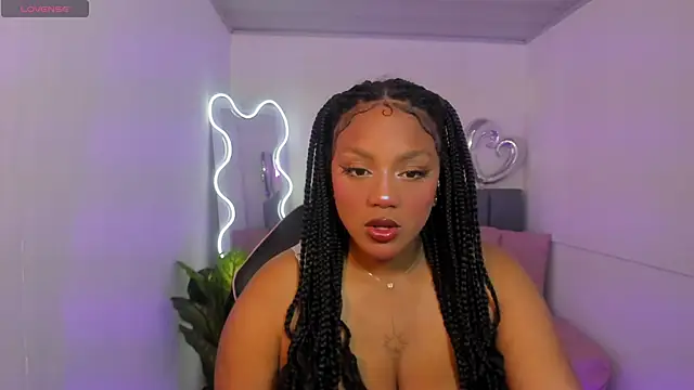 THIANA TAY online show from 11.30.25