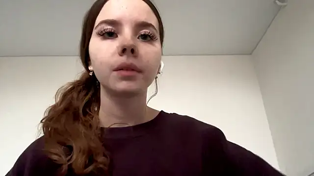 Snapshot of EhtelBiondi chatting on 12.21.25 EhtelBiondi online show from 12.21.25