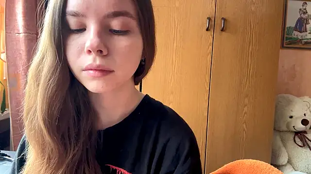 Snapshot of EhtelBiondi chatting on 01.11.26 EhtelBiondi online show from 01.11.26