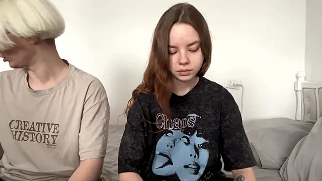 Snapshot of EhtelBiondi chatting on 02.11.26 EhtelBiondi online show from 02.11.26