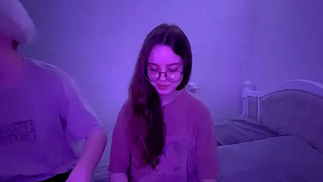 Snapshot of EhtelBiondi chatting on 02.14.26 EhtelBiondi online show from 02.14.26