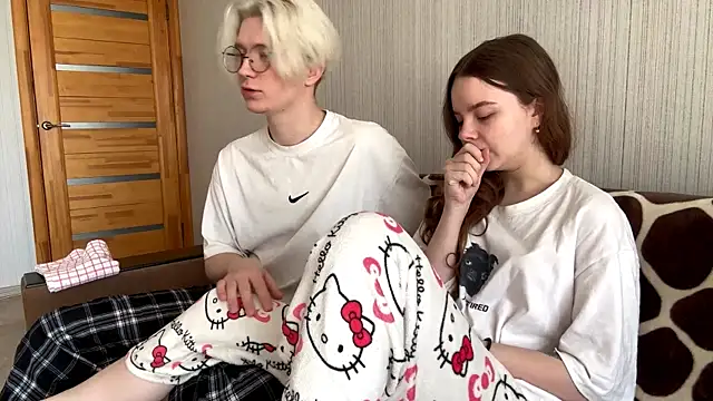 Snapshot of EhtelBiondi chatting on 03.28.26 EhtelBiondi online show from 03.28.26